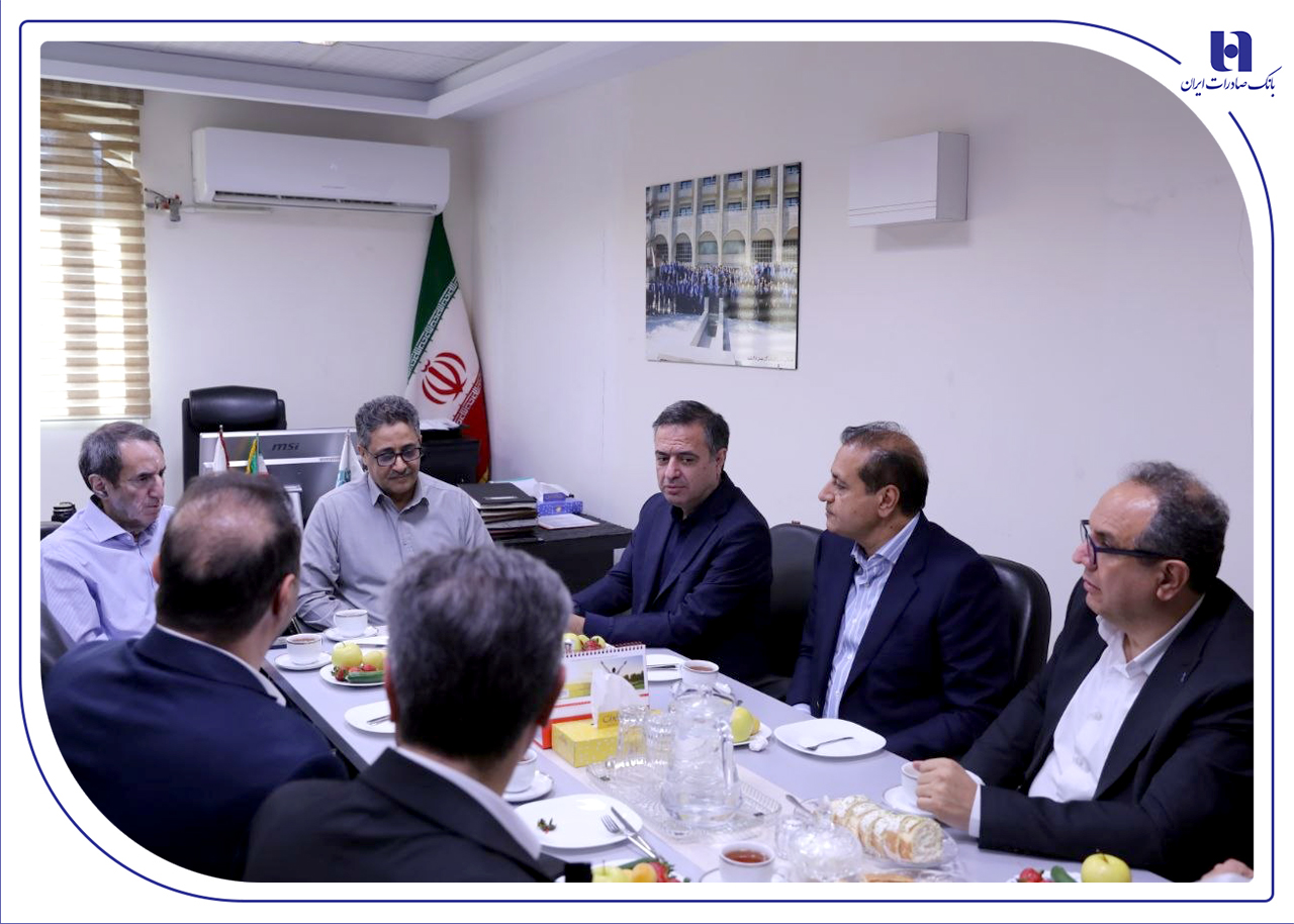 در چارچوب گذار اقتصاد ایران از شرایط جنگی به اقتصاد بازسازی و توسعه، بانک صادرات ایران با حضور راهبردی و فراگیر در زنجیرههای حیاتی کشور، نقش خود را به عنوان موتور محرک تأمین مالی ایران تثبیت میکند.