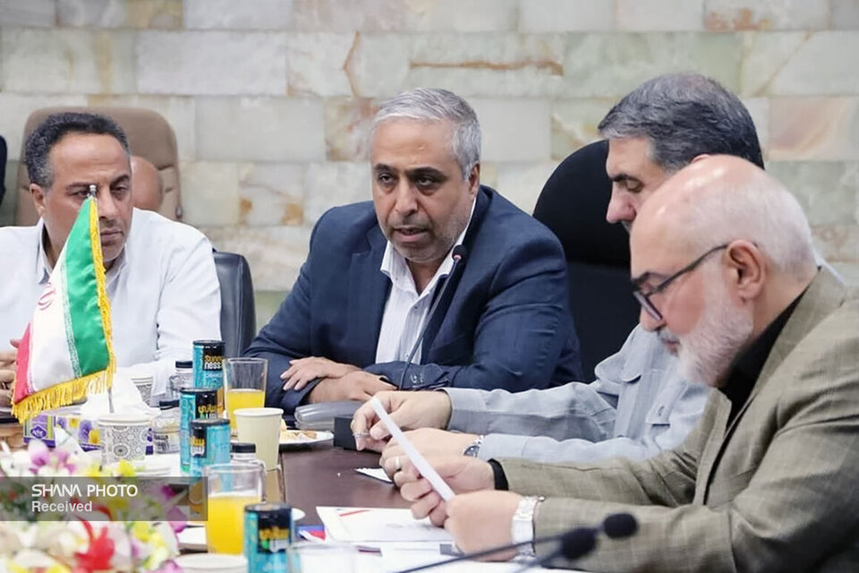 کارکنان صنعت نفت با ایثار و پایمردی، استمرار تولید را حفظ کردند