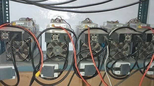 کشف ۳۰ دستگاه ماینر غیرمجاز در یک واحد صنعتی نجفآباد؛ برخورد قاطع با سودجویان برق