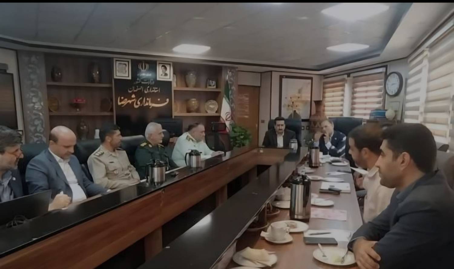 نشست مشترک مدیر مخابرات منطقه اصفهان با فرماندار و اعضای شورای نشست مشترک مدیرمخابرات منطقه اصفهان و شورای تأمین شهرضا؛ توسعه فیبرنوری و تقویت امنیت شبکه ارتباطی