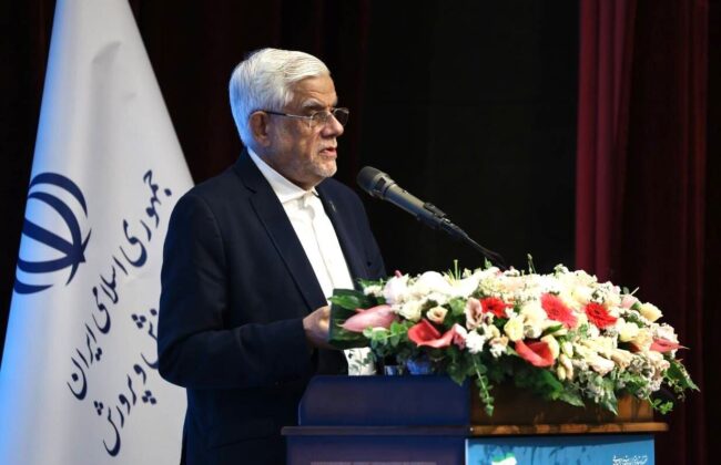عارف: ایران باید در جمع ۱۰ کشور برتر هوش مصنوعی قرار گیرد