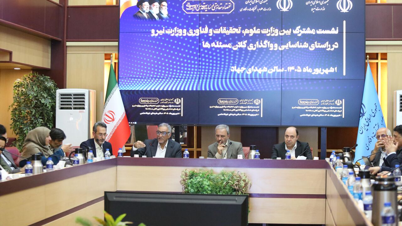 انعقاد قراردادهای بلندمدت با دانشگاهها برای حل کلانمسئلههای کشور